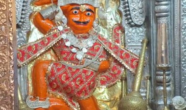 MP News: परेड मंदिर में विराजमान हैं मूंछों वाले हनुमान, होती है सैनिक की तरह पूजा