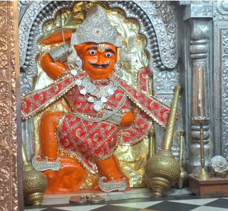 MP News: परेड मंदिर में विराजमान हैं मूंछों वाले हनुमान, होती है सैनिक की तरह पूजा