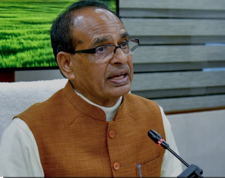 ब्राजील में कृषि मंत्रियों की बैठक से पूर्व शिवराज सिंह की टमाटर फार्म में एंट्री