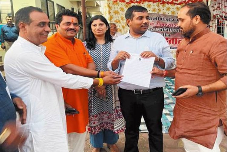 MP NEWS : कलेक्टर के आश्वासन के बाद माने जिला पंचायत जनप्रतिनिधि, भूख हड़ताल की खत्म