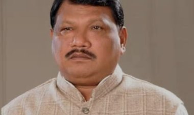 चलती ट्रेन से गायब हुए केंद्रीय मंत्री, 3 घंटे बाद 162 किमी दूर घायल मिले