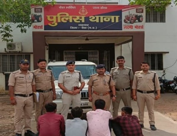 नशीली कफ सिरप के साथ चार तस्कर गिरफ्तार
