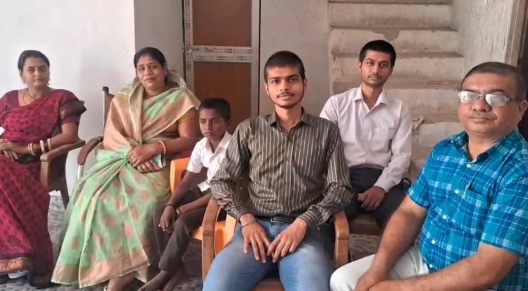 प्रदेश के मेरिट सूची में रीवा जिले के 38 होनहार छात्रों के नाम शामिल