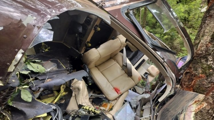 UK Helicopter Crash : उत्तराखंड में यात्रियों को लेकर जा रहा हेलीकॉप्टर क्रैश,6 की मौत, 1 गंभीर घायल
