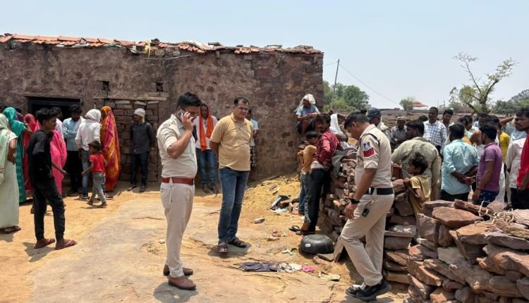पति बना प्रेम-प्रसंग की बलि,तीन बच्चों की मां ने प्रेमी संग रची साजिश, सोते वक्त तौलिये से घोंटा गला