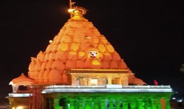 महाकाल मंदिर पर लगा स्वर्ण ध्वज गिरा, पुजारियों ने जताई चिंता, क्या अनिष्ट का संकेत ! 