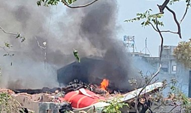 Boeing 787 Crash: रिपोर्ट्स में दावा 240 लोगों की मौत, 2 जिंदा बचे