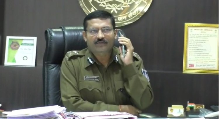 थानों में मौजूद कई रजिस्टर अधूरे देखकर नाराज हुए कमिश्नर