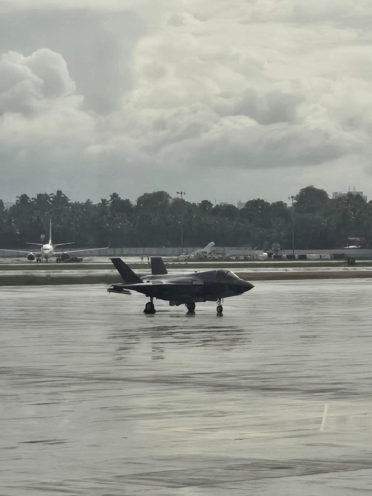 ब्रिटिश एयरफोर्स का फाइटर जेट F-35B केरल के तिरुवनंतपुरम में खड़ा, 6 दिन पहले की थी इमरजेंसी लैंडिंग