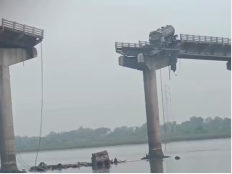 गुजरात: वडोदरा में पुल टूटने से चलती गाड़ियां नदी में गिरीं, 9 लोगों की मौत, मध्य गुजरात का सौराष्ट्र से संपर्क टूटा