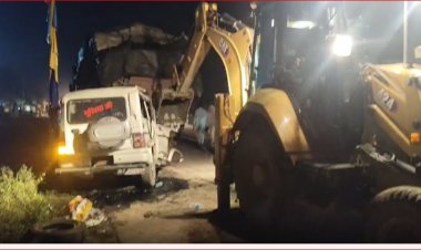 सीधी में CM की सभा से पहले बड़ा सड़क हादसा टेंट से लोड ट्रक में बोलेरो पीछे से टकराई 3 की मौत