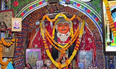 आगर मालवा में मां तुलजा भवानी को चढ़ाई 51 मीटर लंबी चुनरी