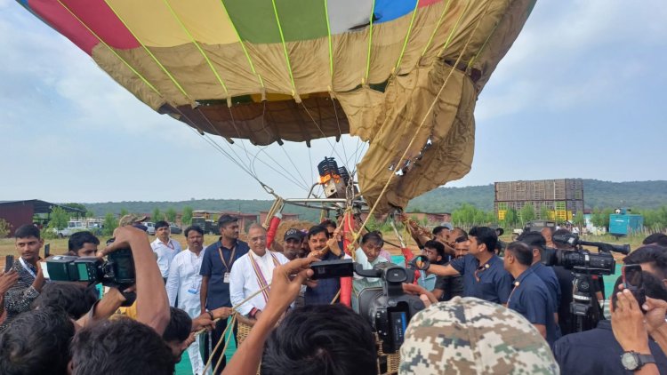 CM डॉ मोहन यादव के हॉट एयर बैलून में लगी आग, सुरक्षा गार्ड्स ने संभाली ट्रॉली