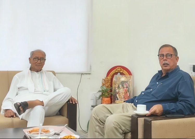 पूर्व CM दिग्विजय सिंह से मिले अजय सिंह राहुल