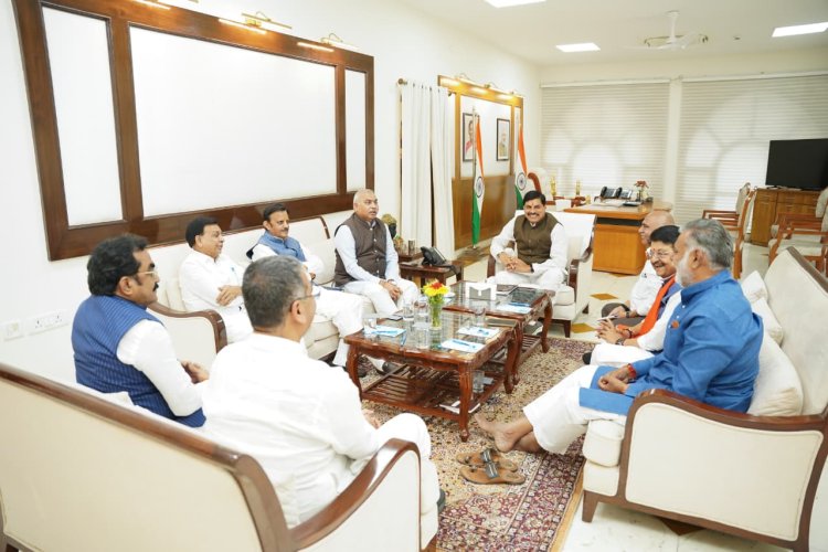 शिवप्रकाश, खंडेलवाल और CM समेत 9 नेताओं की बड़ी बैठक, शासन-प्रशासन में समन्वय बनाने हुआ मंथन