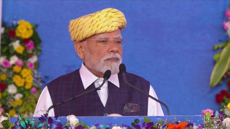 CHIP हो या SHIP हमें भारत में ही बनानी है: PM