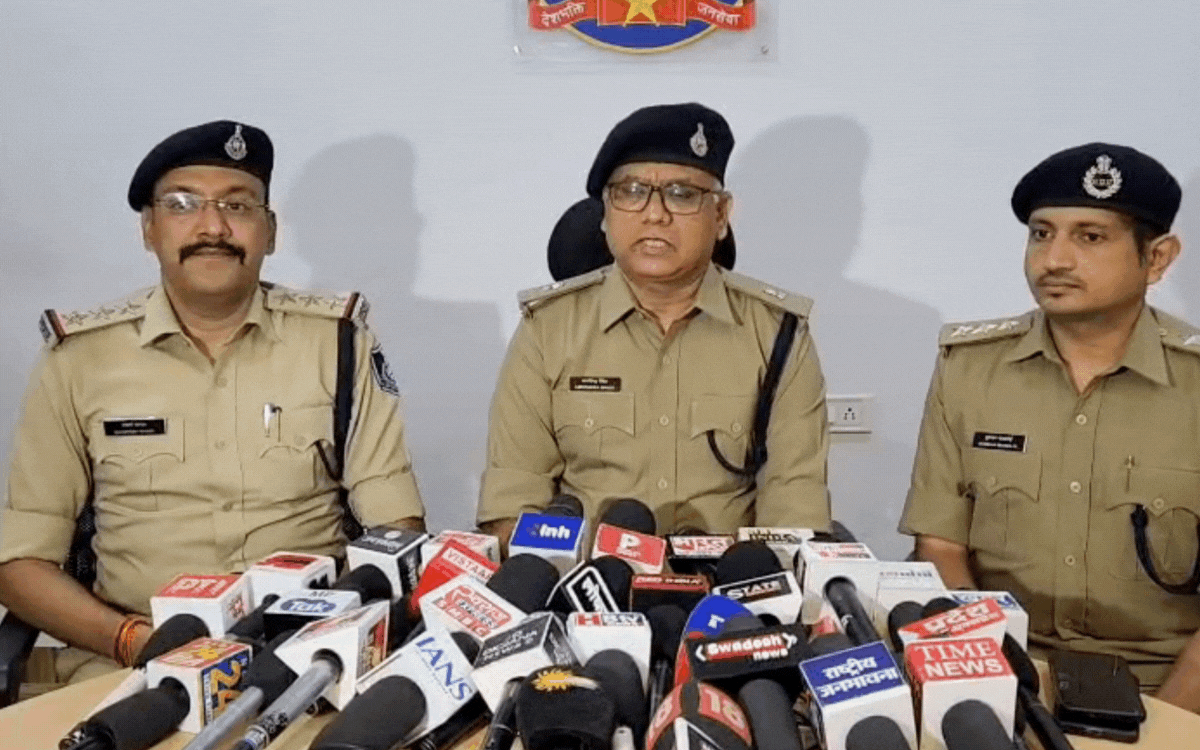 इंदौर में दो ड्रग पैडलर्स गिरफ्तार: एमडी ड्रग्स और स्कूटी बरामद
