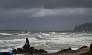 ओडिशा पहुंचा चक्रवात मोन्था, 8 जिलों में अलर्ट, MP में होगी बारिश