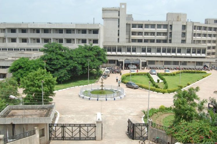 SGMH रीवा में ड्यूटी के दौरान नर्सिंग ऑफिसर का नशे में हंगामा, मचा हड़कंप