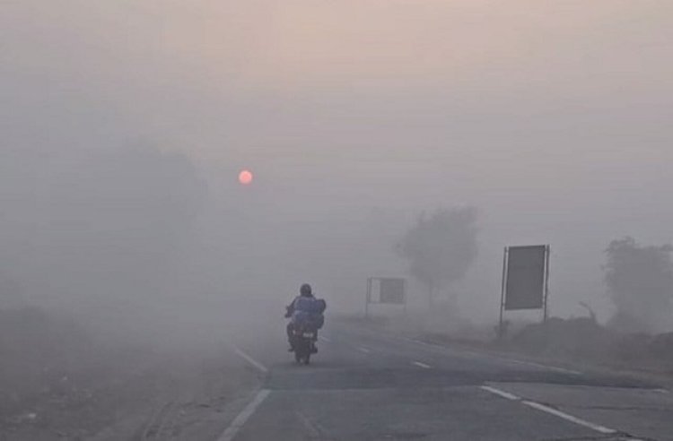 मध्यप्रदेश से पूरी तरह नहीं लौटा मानसून, ठंड ने दी दस्तक