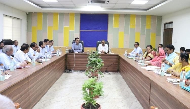 रीवा नगर निगम की बैठक में अटल पार्क सहित कई कामों को मंजूरी मिली