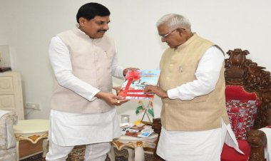 मुख्यमंत्री ने राज्यपाल को भेंट किया ‘समृद्ध मध्यप्रदेश @2047’ विजन डॉक्यूमेंट