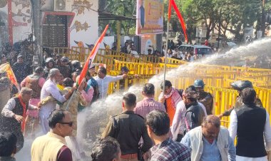 भोपाल में ब्राह्मण समाज का उग्र प्रदर्शन, पुलिस को चलाना पड़ा वॉटर कैनन