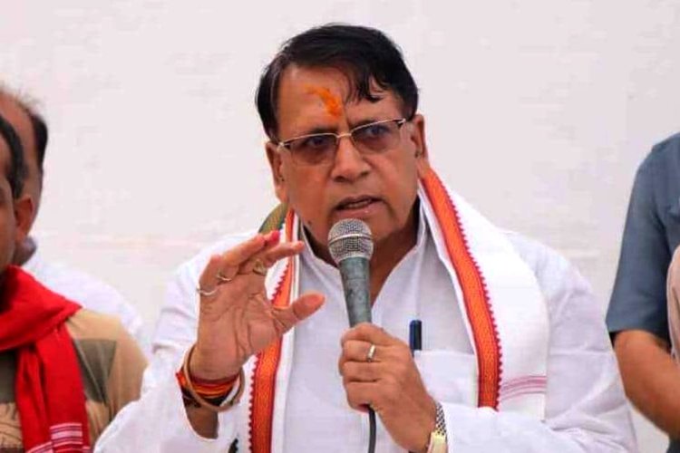 MP में वंदे मातरम पर सियासी तूफान, कांग्रेस ने बीजेपी नेताओं पर साधा निशाना, पूर्व मंत्री पीसी शर्मा ने जारी की बीजेपी नेताओ की सूची