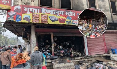 नगर निगम के सामने की दुकानें जलकर खाक, देर रात लगी आग, लाखों का नुकसान