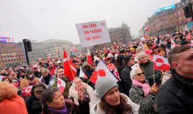 ग्रीनलैंड में ट्रंप के खिलाफ सड़कों पर उतरे लोग