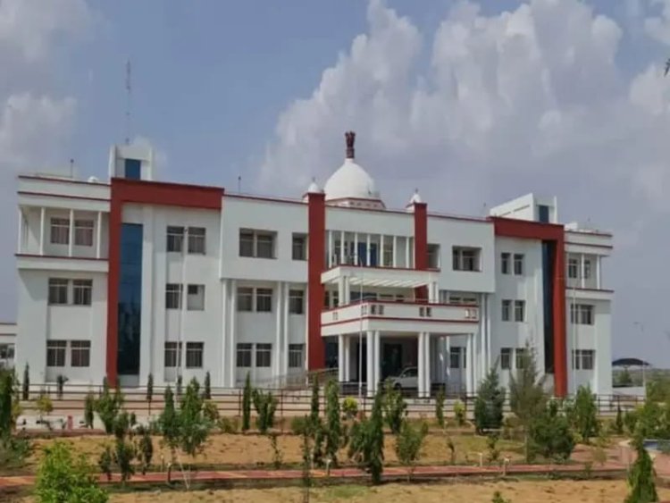 आगर मालवा कलेक्टर के निर्देश बेअसर: अधिकारियों की लापरवाही जारी, सीएम हेल्पलाइन बनी मजाक