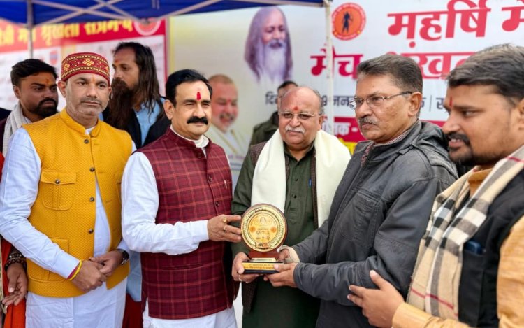 वैदिक ब्राह्मण क्रिकेट टूर्नामेंट: धोती-कुर्ता में खिलाड़ी, संस्कृत भाषा में की जा रही कमेंट्री