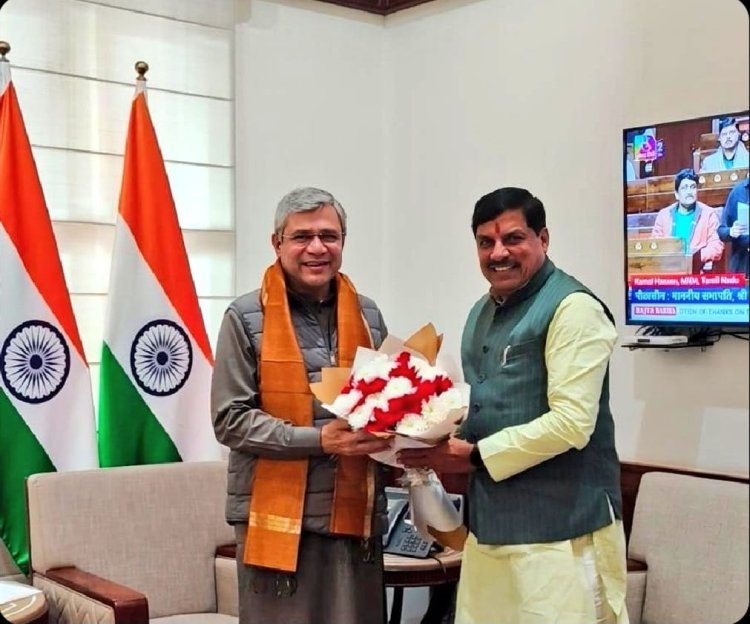 केंद्रीय रेल मंत्री अश्विनी वैष्णव से मिले मुख्यमंत्री डॉ. मोहन यादव, रेल संबंधित विषयों पर हुई चर्चा