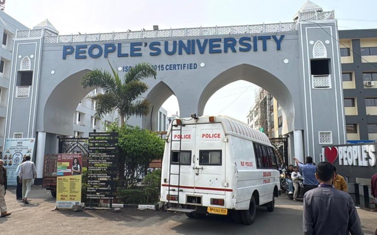 भोपाल: पीपुल्स यूनिवर्सिटी को बम से उड़ाने की धमकी, ईमेल मिलने के बाद कैंपस कराया गया खाली