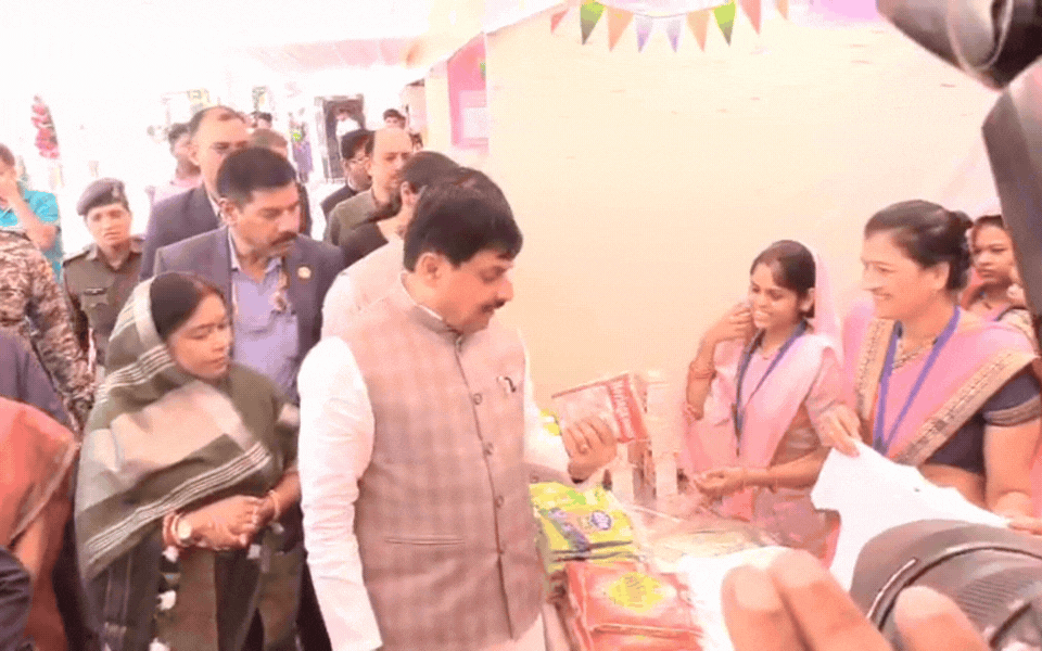 मुख्यमंत्री डॉ. मोहन यादव ने सिंगल क्लिक से आजीविका मार्ट, रिटेल आउटलेट और होली मेलों का किया शुभारंभ