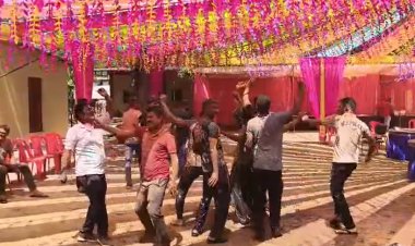 Satna बॉलीवुड गानों पर झूमती पुलिस, केंद्रीय जेल में गुलाल और फूलों की होली