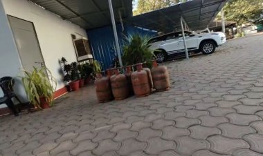 भोपाल में 6,000 LPG की वेटिंग! लेकिन BJP दफ्तर में भरा है स्टॉक