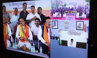 रीवा से रायपुर के लिए सीधी हवाई सेवा शुरू, पहली उड़ान भरी; डिप्टी सीएम राजेंद्र शुक्ल बने यात्री