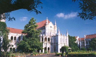 सोम डिस्टिलरीज को झटका, MP HC ने याचिका खारिज कर कहा—शराब का व्यापार मौलिक अधिकार नहीं