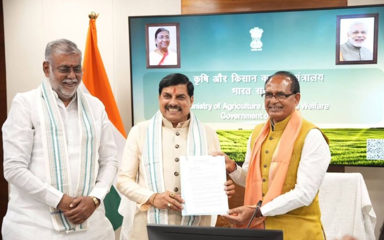 दिल्ली: केंद्रीय मंत्री शिवराज सिंह चौहान से मिले सीएम मोहन, कैबिनेट मंत्री प्रहलाद पटेल भी रहे मौजूद