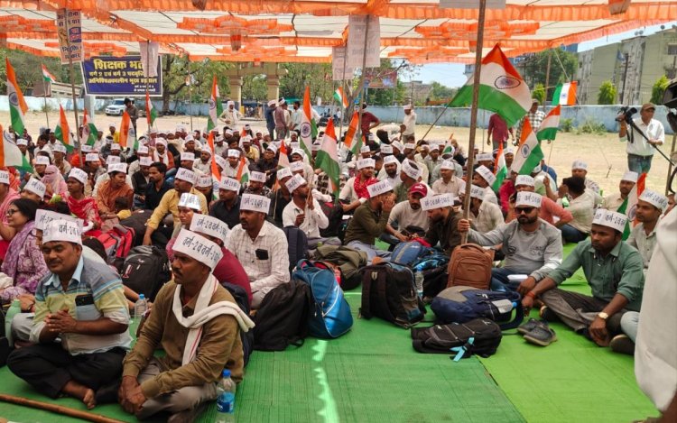 फिर शिक्षक सड़कों पर अभ्यर्थी, भोपाल में प्रदर्शन कर उठाई पद वृद्धि की मांग