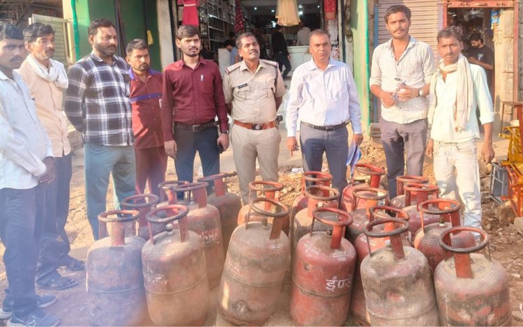 मऊगंज में अवैध LPG सिलेंडर भंडारण पर बड़ी कार्रवाई, 19 सिलेंडर जब्त