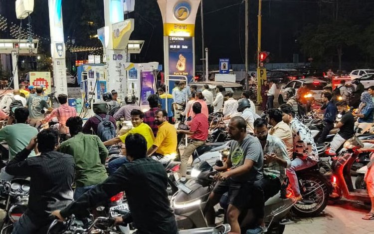 26 March 2026: पेट्रोल-डीजल को लेकर राहत की खबर, गैस उपभोक्ताओं के लिए अहम निर्देश जारी, पढ़ें आज की इंदौर की खबरें