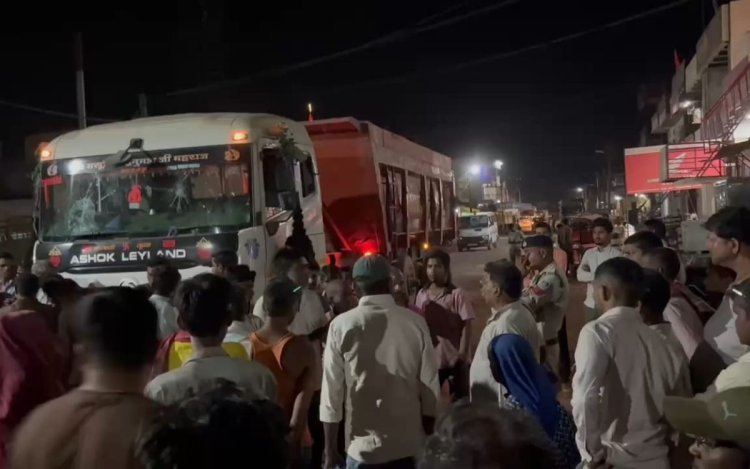 मऊगंज: नो एंट्री में घुसे तेज रफ्तार ट्रक ने बुझा दिया घर का चिराग, आक्रोशित लोगों ने किया बवाल