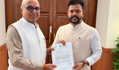 सिंगरौली एयरपोर्ट को कमर्शियल दर्जा दिलाने की पहल, सांसद डॉ. राजेश मिश्रा ने नागर विमानन मंत्री से की मुलाकात