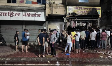 इंदौर: बंद दुकान में लगी भीषण आग, लाखों का सामान जलकर खाक