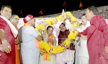 अक्षय तृतीया पर इंदौर पहुंचे CM मोहन, सर्व ब्राह्मण समाज द्वारा आयोजित परशुराम जयंती समारोह में हुए शामिल