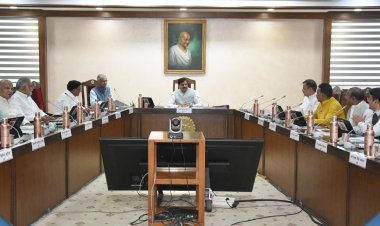 MP कैबिनेट के बड़े फैसले: मरीजों के परिजनों के लिए बनेंगे शेल्टर होम, किसानों को मिलेगा 4 गुना मुआवजा