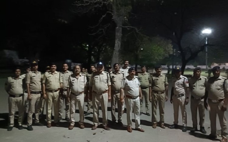 सिंगरौली: मोरवा में पार्क और मंदिरों तक पहुंचा पुलिस का पैदल मार्च, सुरक्षा व्यवस्था का लिया जायजा