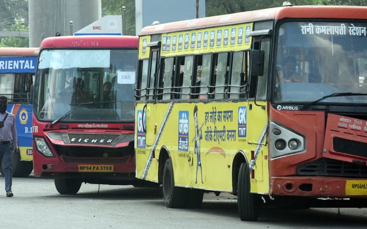 भोपाल में पब्लिक ट्रांसपोर्ट बदहाल: 350 से घटकर 60 बसें, इलेक्ट्रिक बसों का इंतजार बरकरार